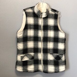 Maurices sherpa plaid vest Women's XL black white buffalo cozy warm fleece wool